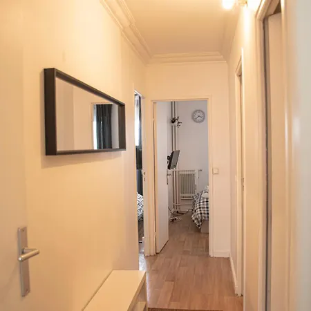 In Paris Near Stadium By Servall * Villeneuve-la-Garenne